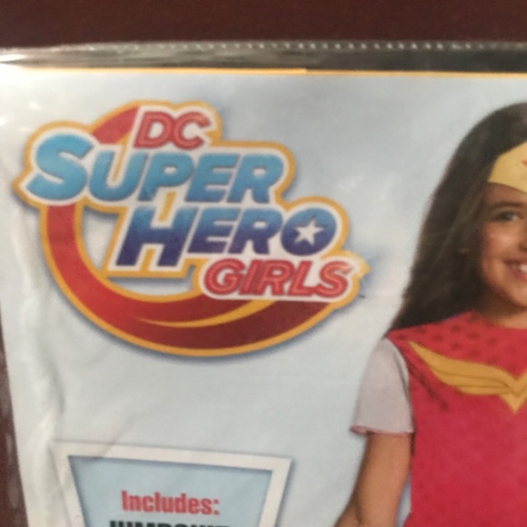 Halloween Wonder Woman Child Costume New with tag Size Medium - Picture 7 of 10